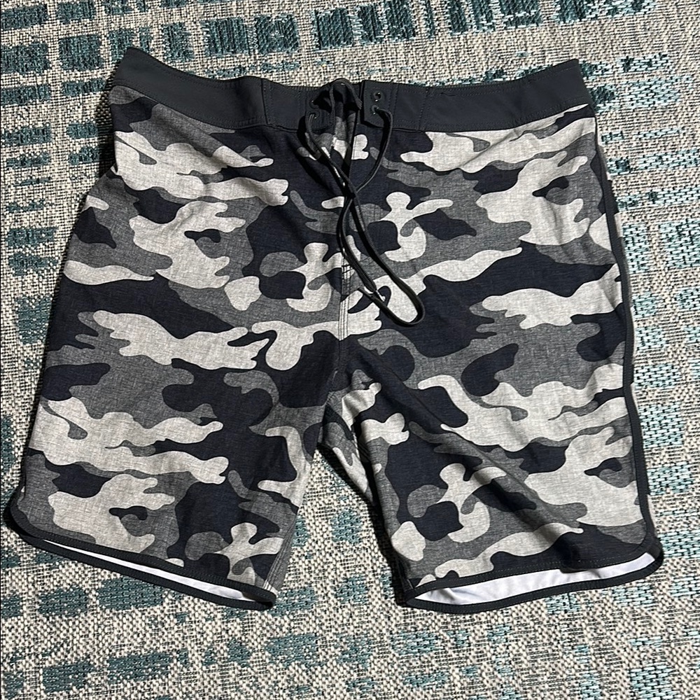 Old Navy Black and Gray Board Shorts Athletic Fit